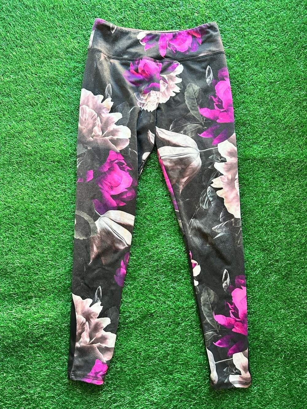 Jala Clothing Women's Floral Print Ruched Back Performance Leggings